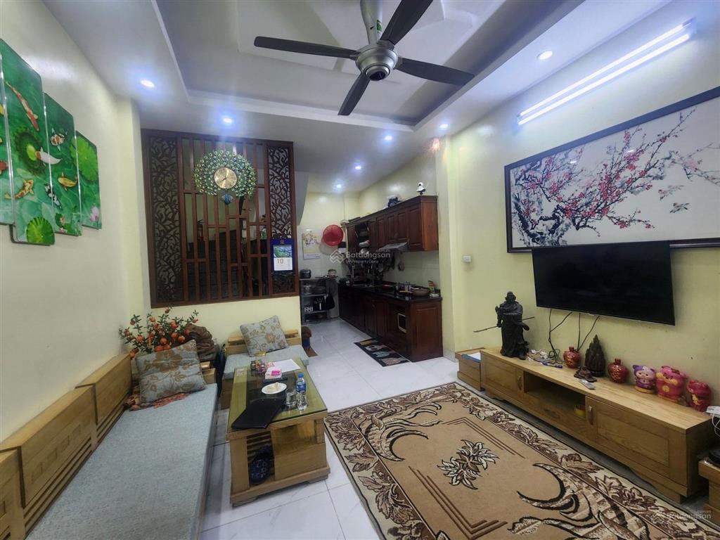 Bán nhà dt 35m2  giá 8,1 tỷ, tại phạm văn đồng, xuân đỉnh, ngõ nông  gần ôtô