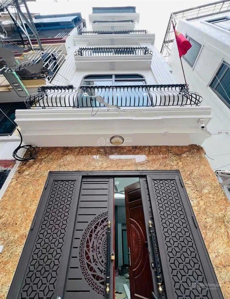 Bán nhà dt 35m2  giá 8,1 tỷ, tại phạm văn đồng, xuân đỉnh, ngõ nông  gần ôtô