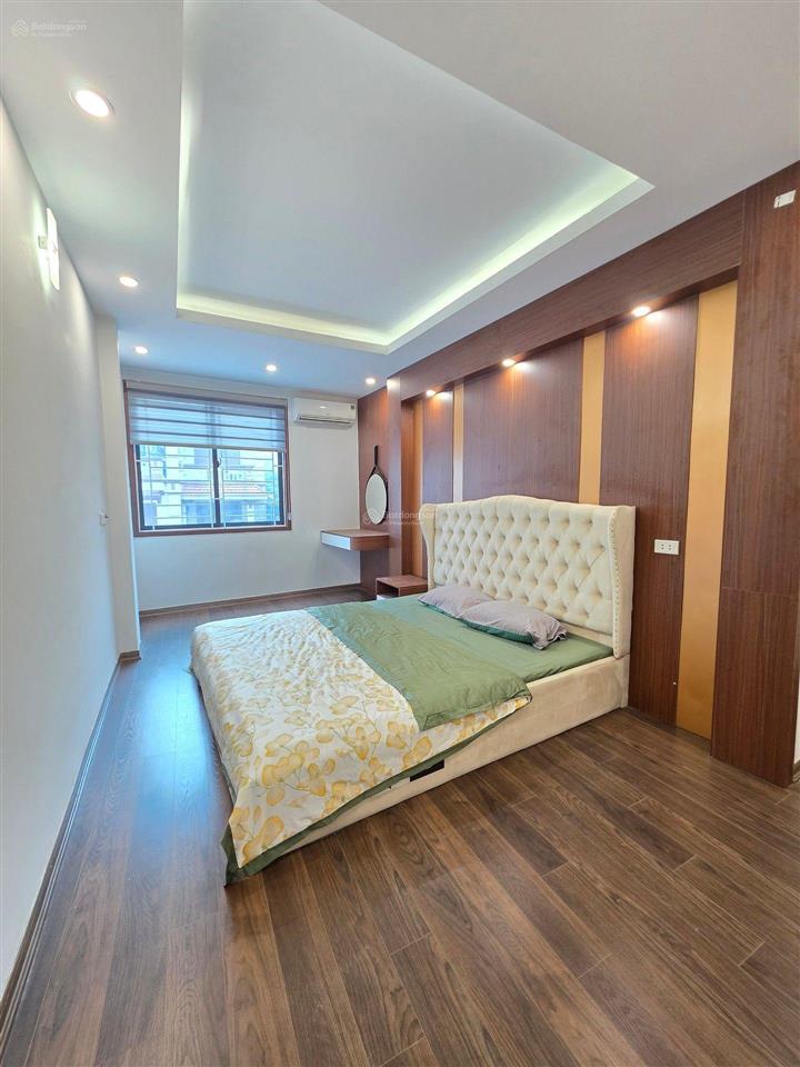 Bán nhà phố đỗ nhuận, dt 42m2 , 7 tầng mt 5m, giá tốt, gần kề cv hòa bình, ở kết hợp cho thuê đỉnh.