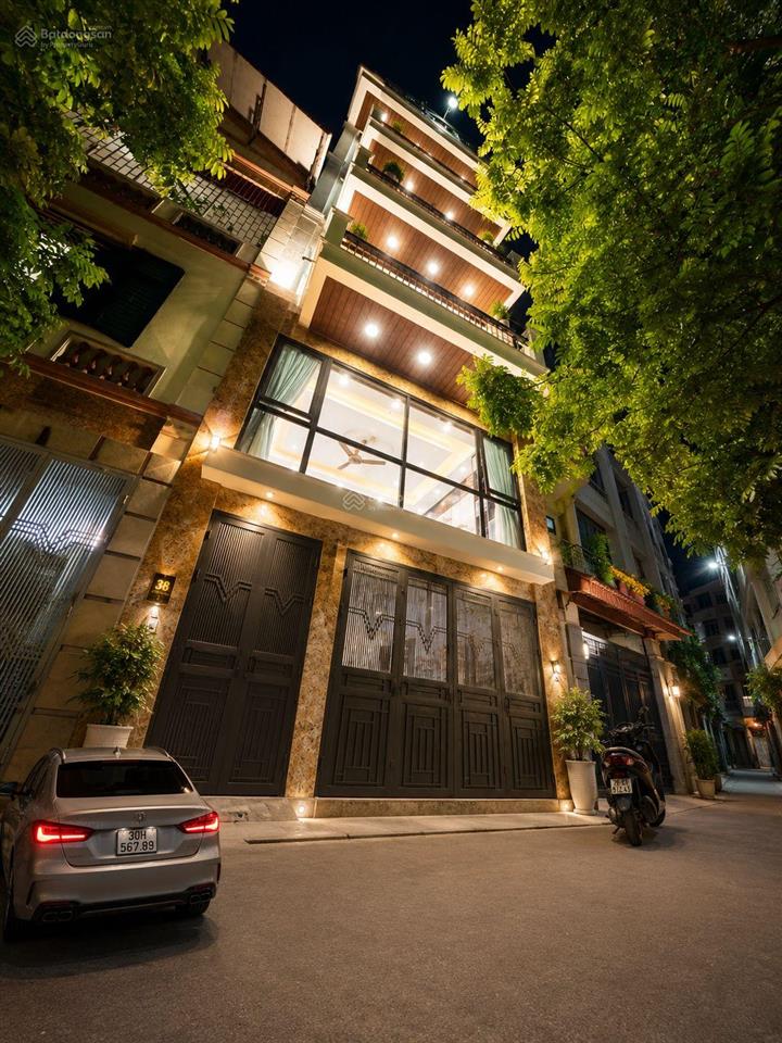 Bán nhà phố đỗ nhuận, dt 42m2 , 7 tầng mt 5m, giá tốt, gần kề cv hòa bình, ở kết hợp cho thuê đỉnh.