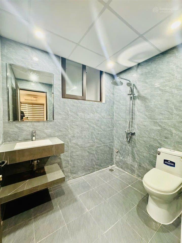 Bán nhà tại phạm văn đồng chỉ 8.4 tỷ, dt 35m2, mt4.5m , mới full nội thất, ô tô đỗ cổng