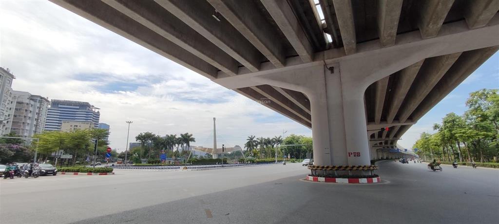 Bán nhà tại phạm văn đồng chỉ 8.4 tỷ, dt 35m2, mt4.5m , mới full nội thất, ô tô đỗ cổng