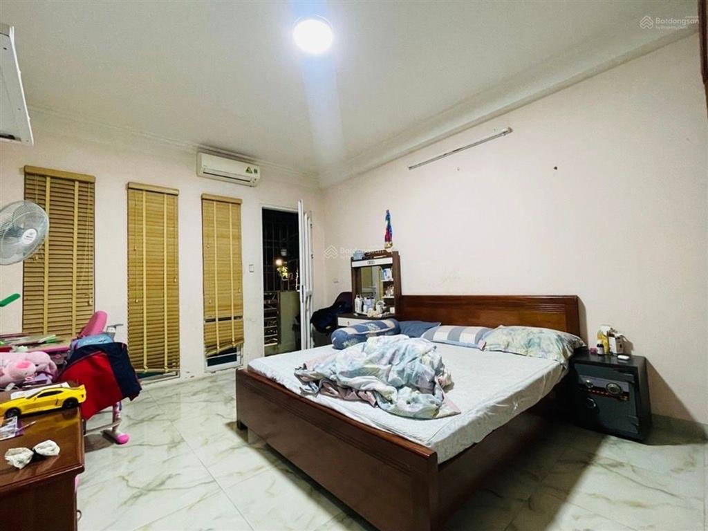 Bán gấp nhà đẹp dt 32m2, chỉ 8.6 tỷ hàng hiếm tại phạm văn đồng ngõ nông, ô tô đỗ cửa