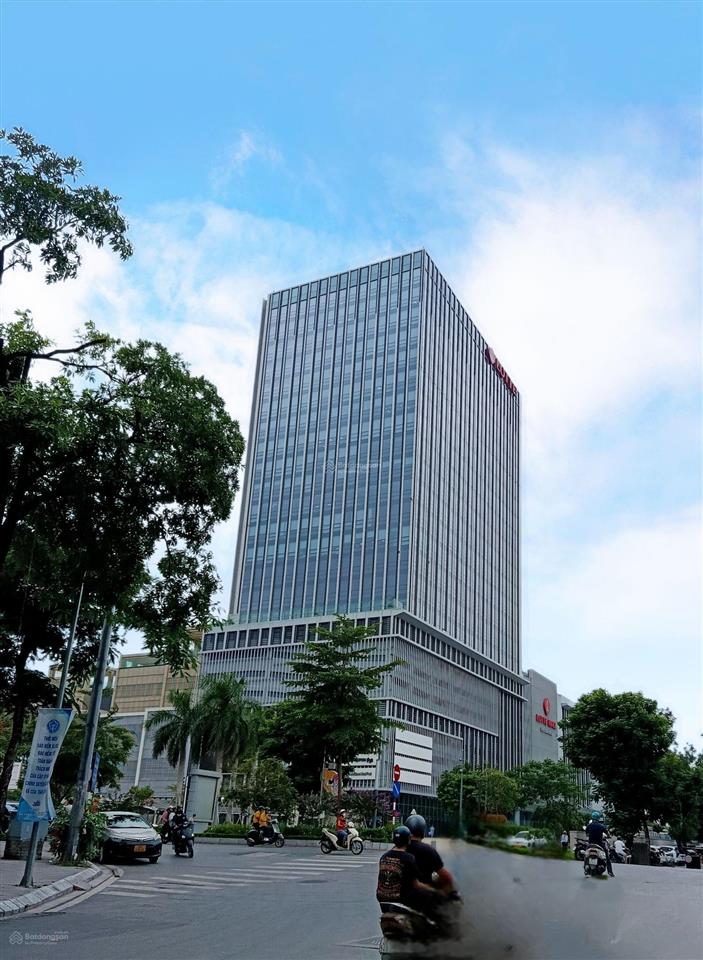 Hiếm, bán gấp nhà dân xây dt 75m², 6 tầng, giá chỉ 28,1 tỷ tại công viên nước tây hồ, lạc long quân