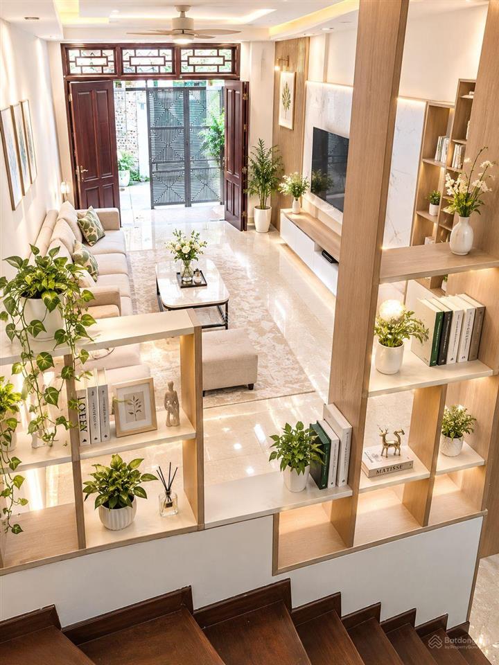 Siêu phẩm lạc long quân căn góc, sát hồ tây, dt 65m2, mt 4.5 ngõ thông, ô tô qua nhà giá 24.3 tỷ
