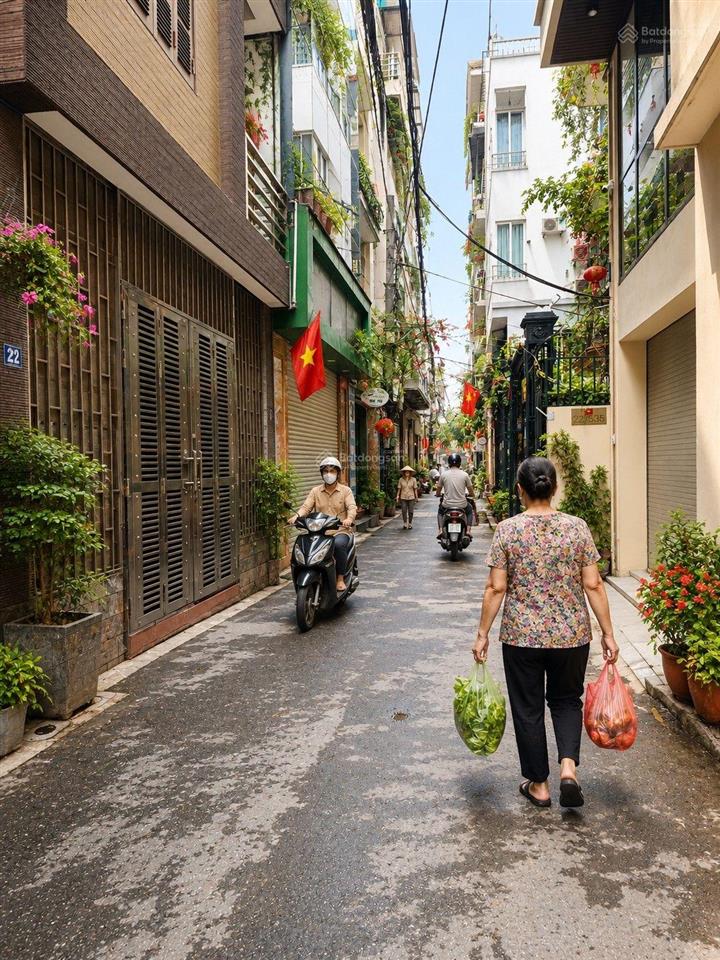 Bán nhà tại ngõ 28 xuân la, 18 tỷ, 50m2, gần hồ tây  trường học  chợ