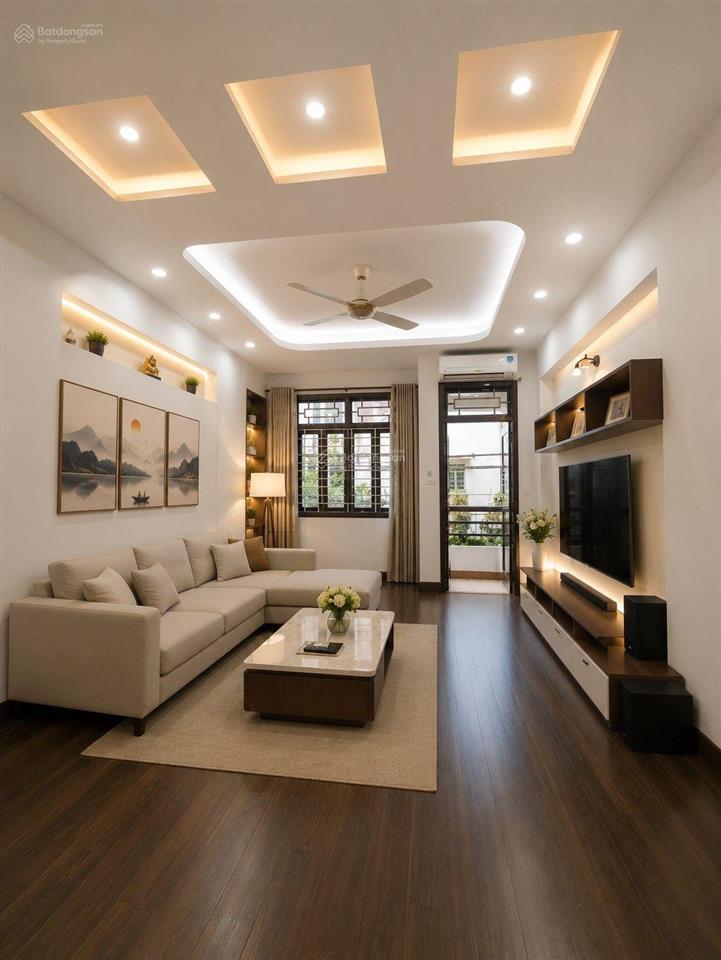 Bán nhà tại ngõ 28 xuân la, 18 tỷ, 50m2, gần hồ tây  trường học  chợ