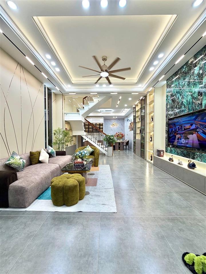 Bán nhà riêng đẹp tại lạc long quân, tây hồ, dt72m2, giá cực chất 28 tỷ vnd, ngõ ô tô