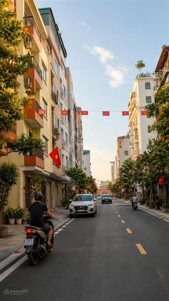 Bán nhà riêng đẹp tại lạc long quân, tây hồ, dt72m2, giá cực chất 28 tỷ vnd, ngõ ô tô