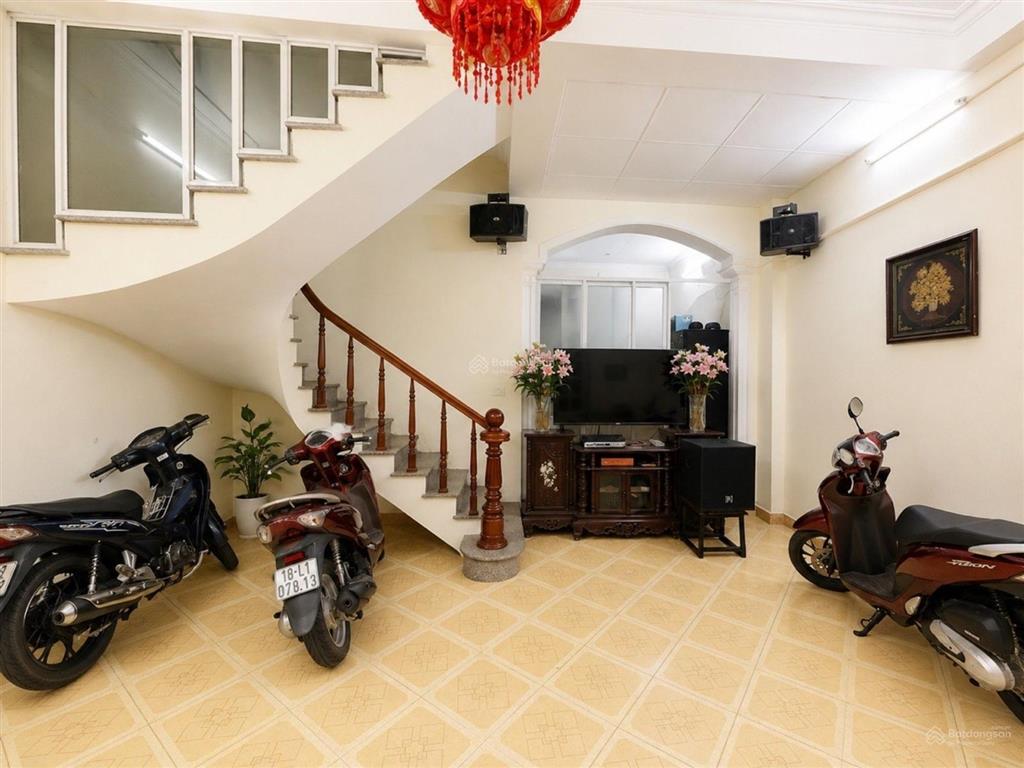 Bán nr lô góc dt 63m2 tại nhật chiêu, tây hồ, giá tốt 18,1 tỷ ngõ thông vf3 qua nhà