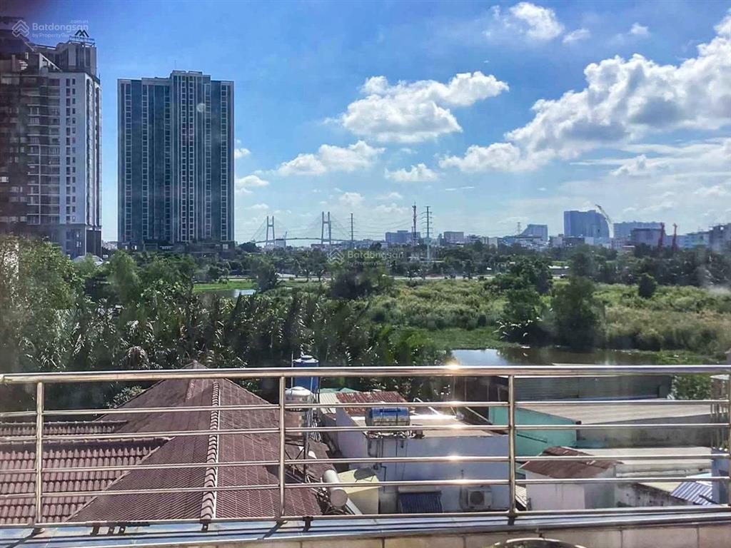 Nhà chính chủ cần bán 3 tầng 4,3 x 25m
