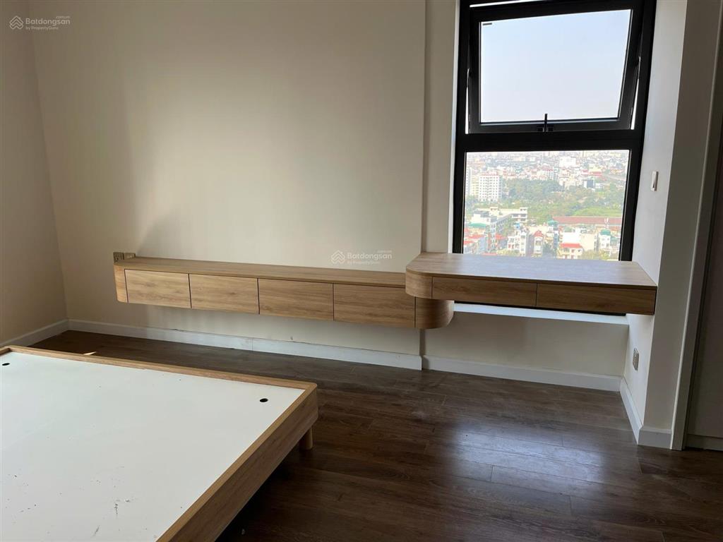 Chính chủ bán căn 3pn tầng trung, hướng nam view biệt thự,full nội thất cao cấp, sẵn sổ đỏ sang tên