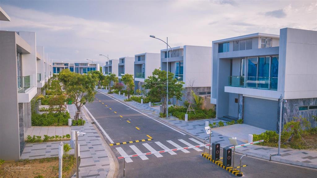 Bán biệt thự ven biển đà nẵng, đất ở sở hữu lâu dài, giá 15,5tỷ , 314.6m2, giá tốt nhất da victoria
