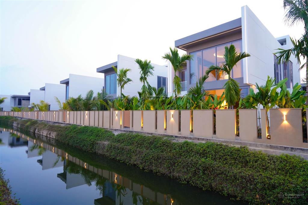 Bán biệt thự ven biển đà nẵng, đất ở sở hữu lâu dài, giá 15,5tỷ , 314.6m2, giá tốt nhất da victoria