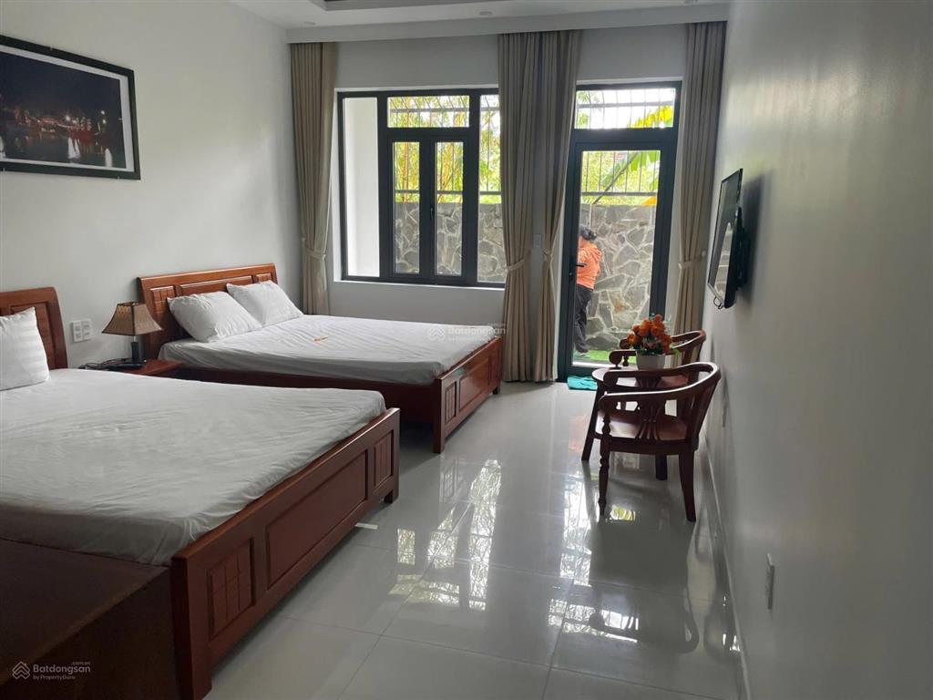 Bán gấp villa 4 phòng biển an bàng, hội an. doanh thu cho thuê tháng 35 triệu. cách biển 500m