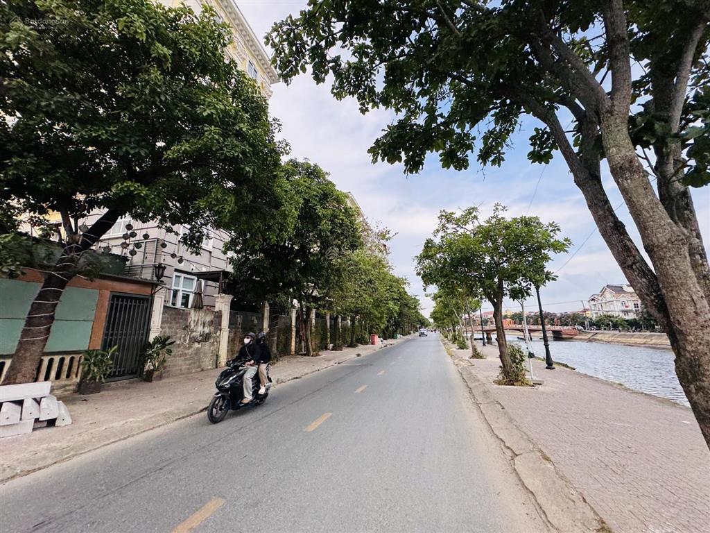 Bán đất đường nguyễn du phố cổ hội an, view đẹp trực diện sông hoài. giá bán gấp. diện tích 161m2