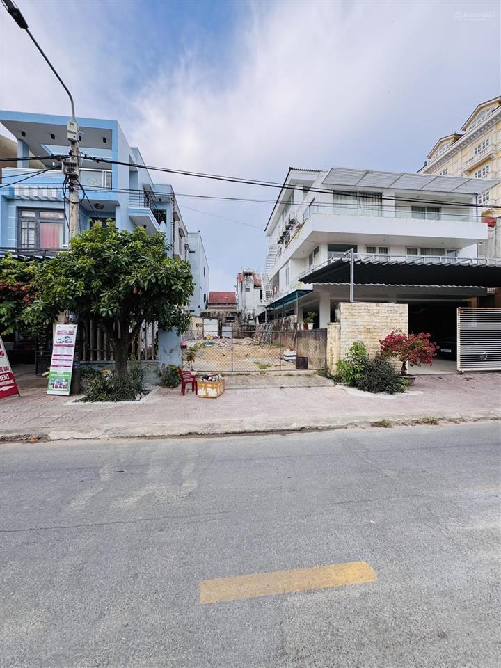 Bán đất đường nguyễn du phố cổ hội an, view đẹp trực diện sông hoài. giá bán gấp. diện tích 161m2