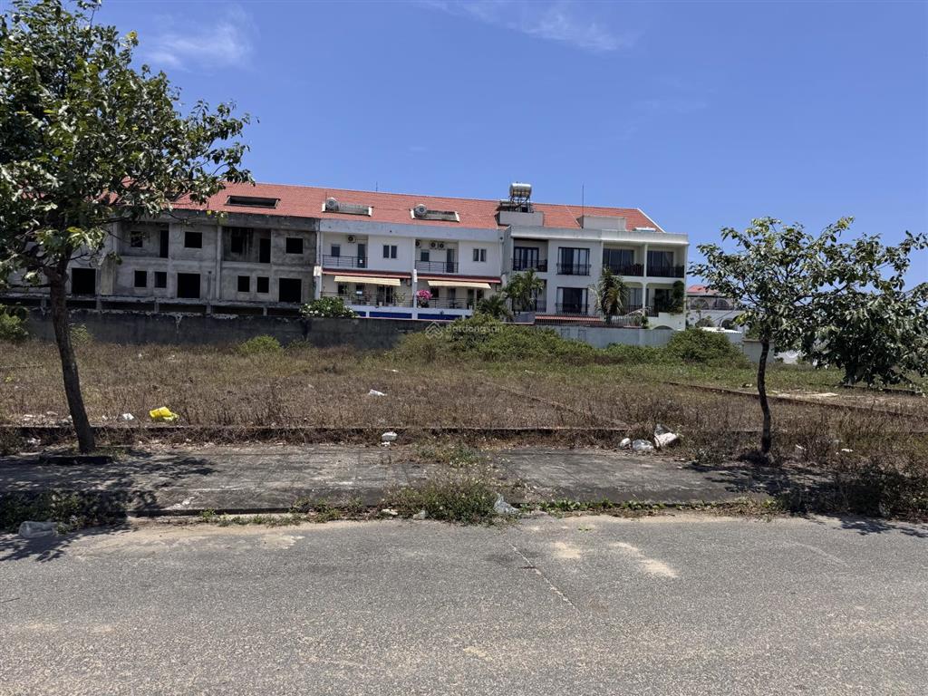 Bán gấp lô đất biển hội an khu làng chài  cẩm an  hội an, giá rẻ nhất khu làng chài 35,5tr/m2.
