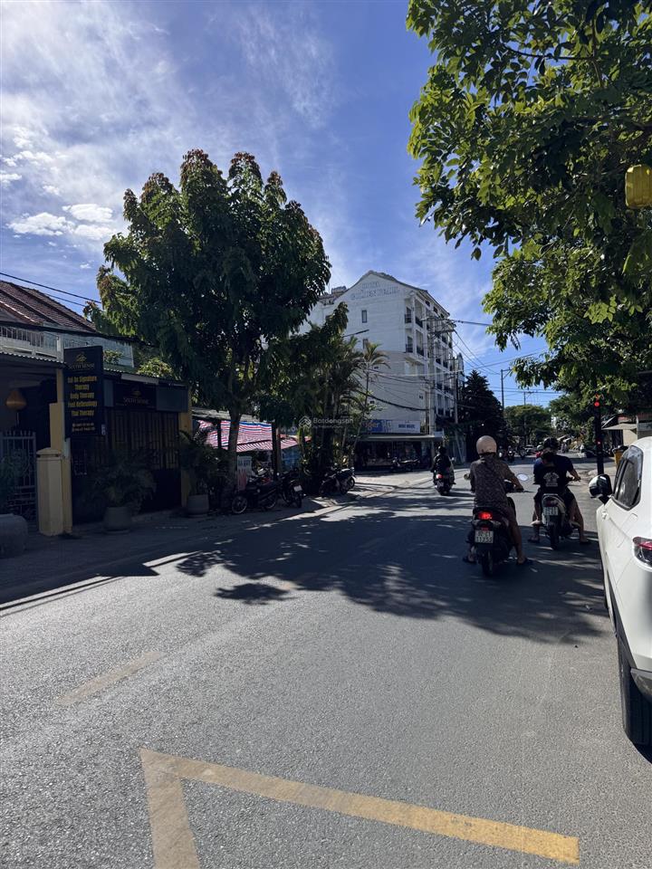 Bán nhà 3 tầng mặt tiền lý thái tổ, hội an, đà nẵng. giá siêu tốt, bán đất tặng nhà 75 triệu/m2