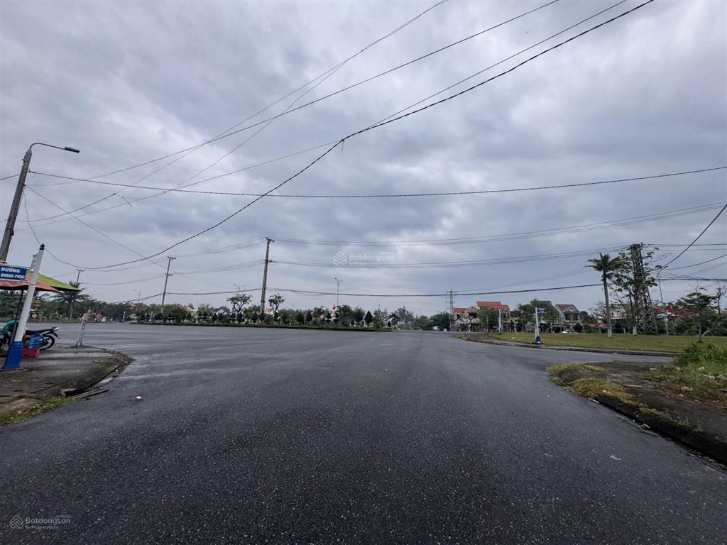 Bán đất tại đường lạc long quân, thành phố hội an, 180 triệu/m2, diện tích 400 m2. cách biển 500m