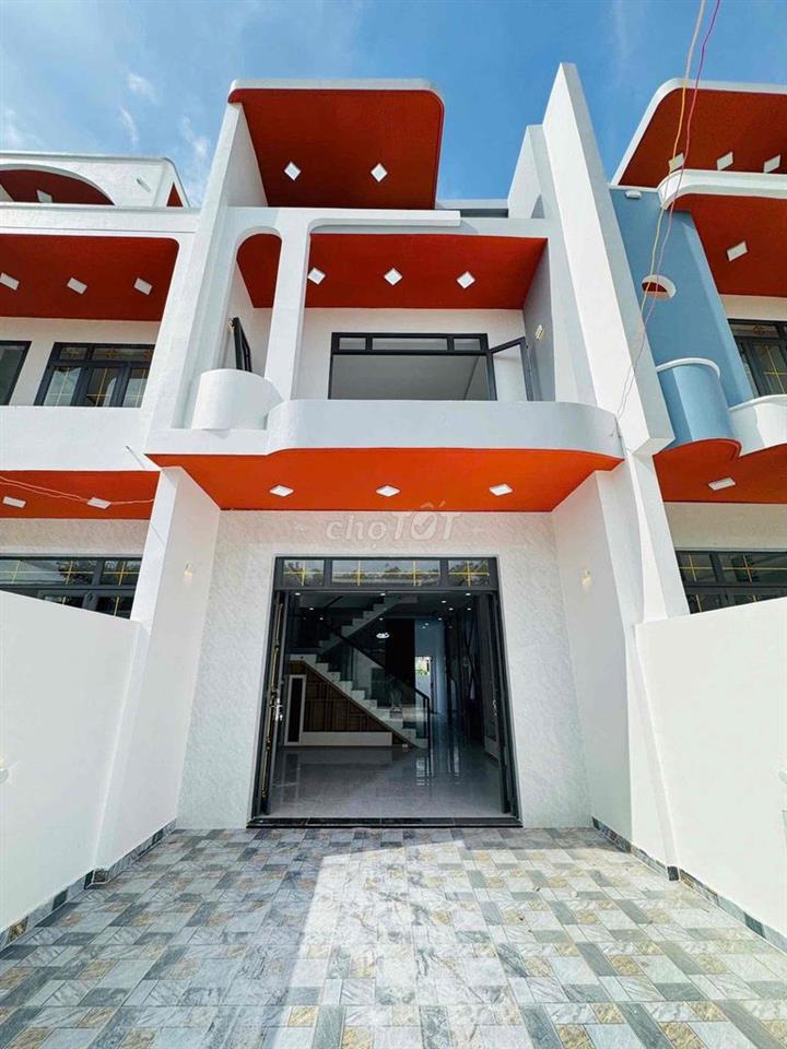 nhà bán nằm gần chợ bình chánh