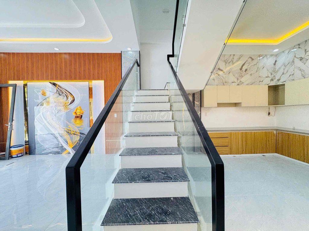 nhà bán nằm gần chợ bình chánh
