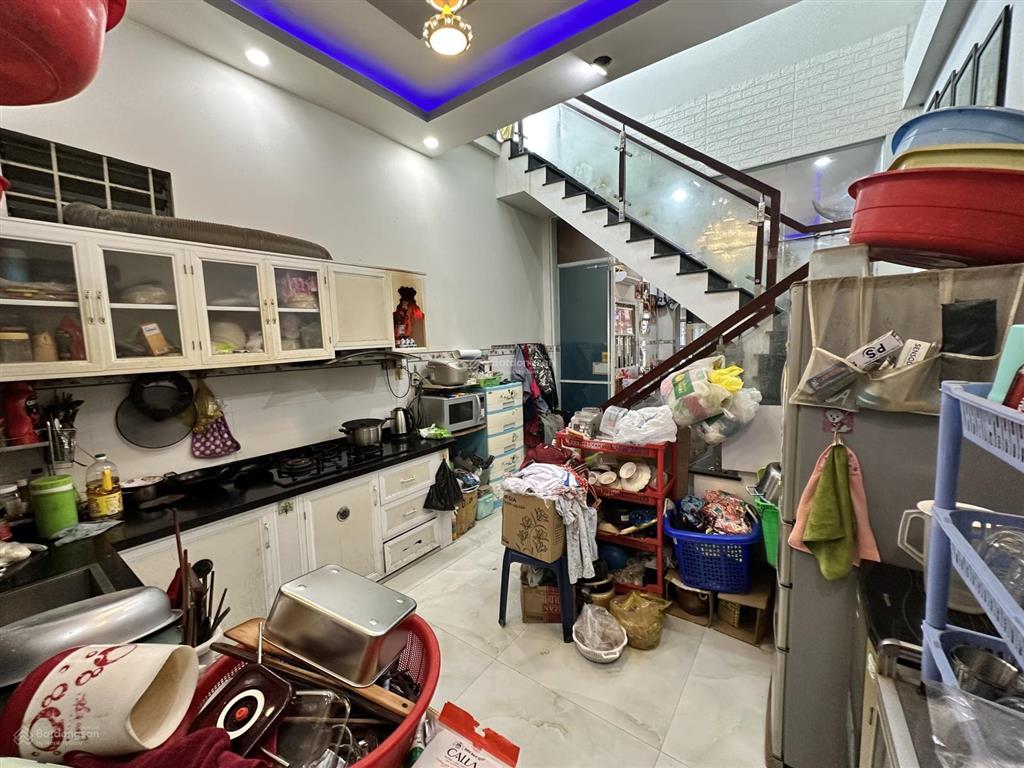 Nhà bán tại phường 7 q8 đường phạm thế hiển có nguồn thu hằng tháng