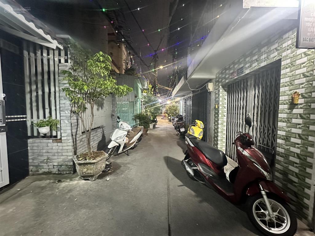 Nhà bán 1 trệt 2 lầu p5 q8 tại phạm thế hiển khu hiện hữu!