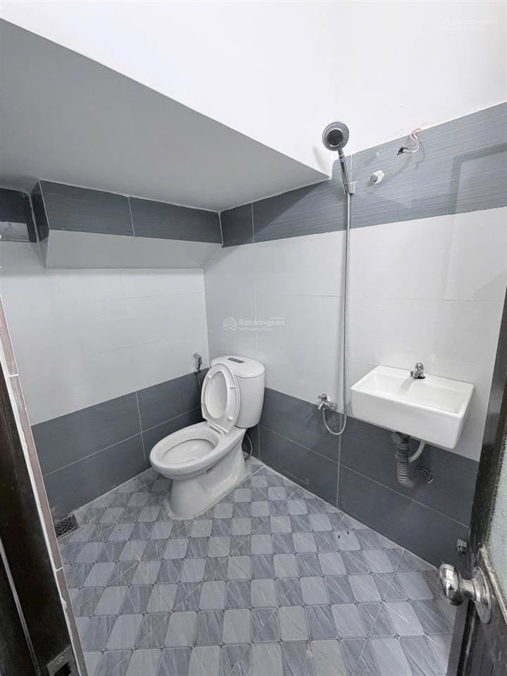 Nhà bán khu hiện hữu tại hẻm 181 âu dương lân