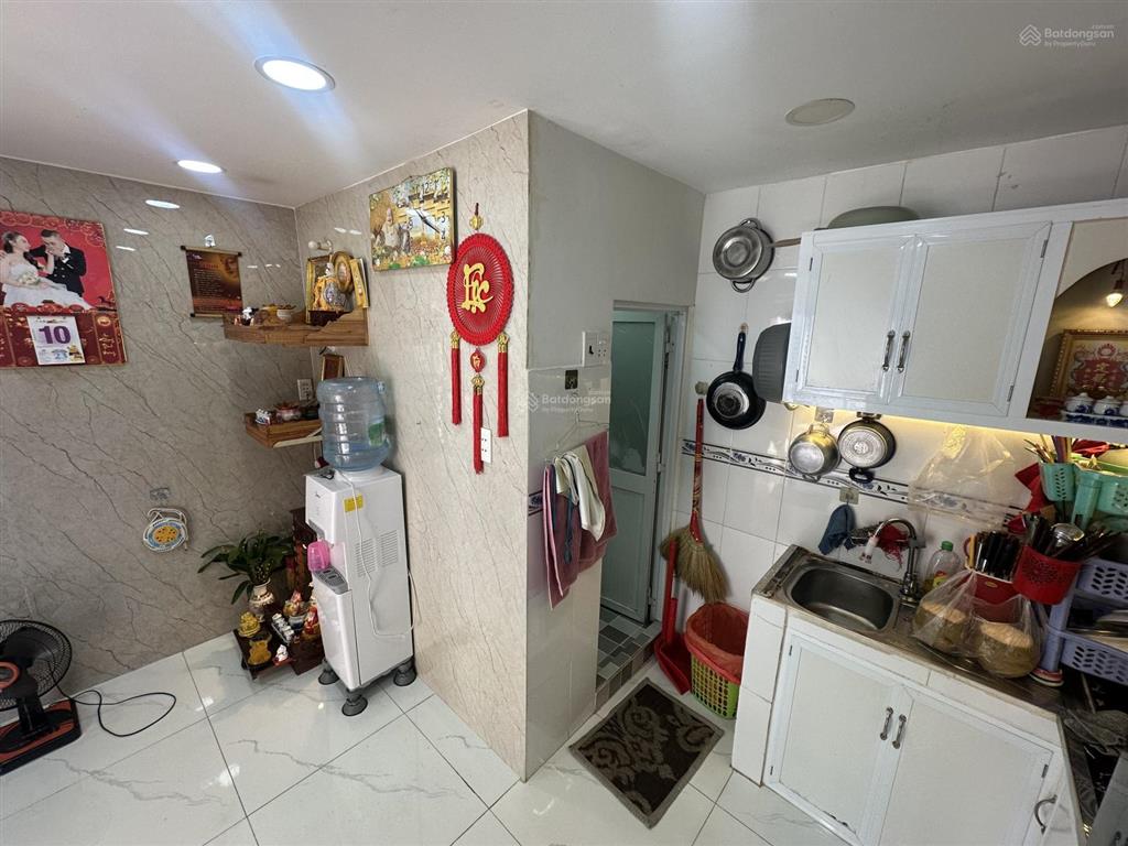 Nhà chính chủ cần bán tại phạm hùng ngay hồ bơi hoà bình