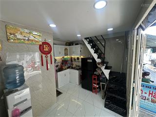 Nhà chính chủ cần bán tại phạm hùng ngay hồ bơi hoà bình