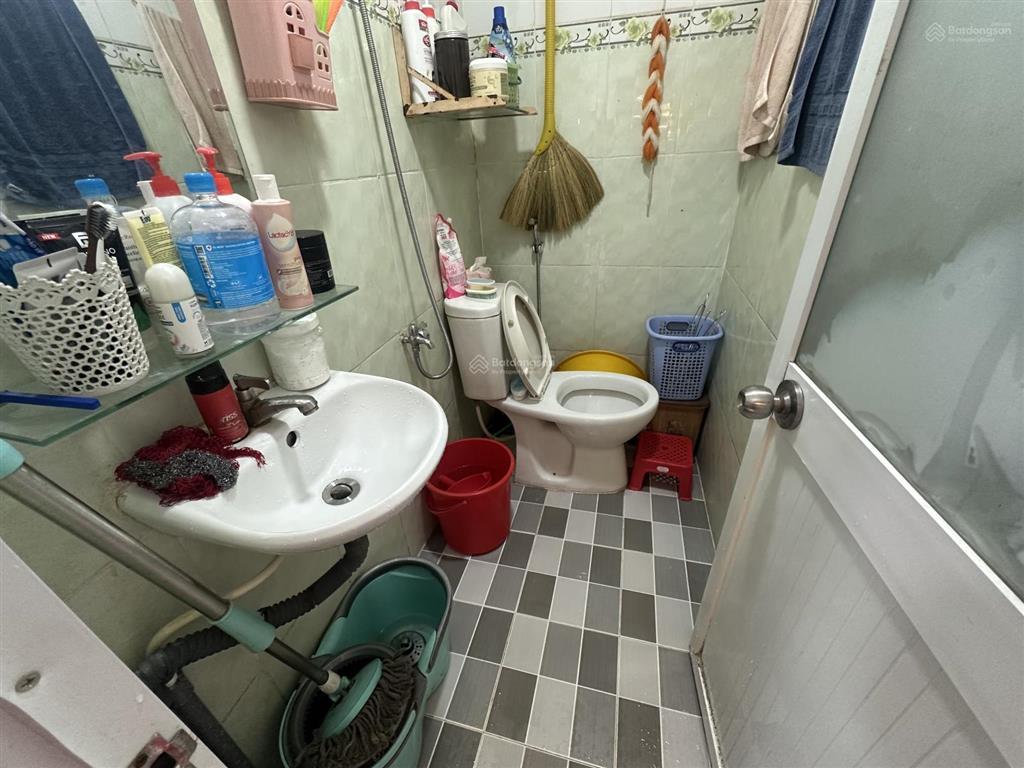 Nhà chính chủ cần bán tại phạm hùng ngay hồ bơi hoà bình