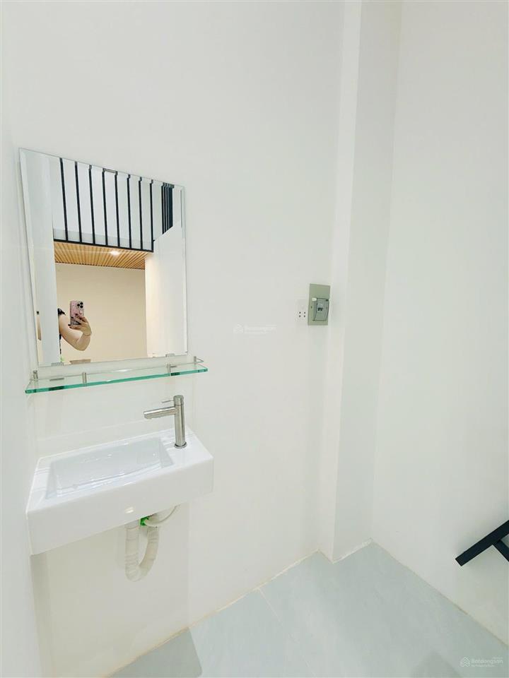 Bán nhà mới xinh lung linh thuộc khu vip p3q8.