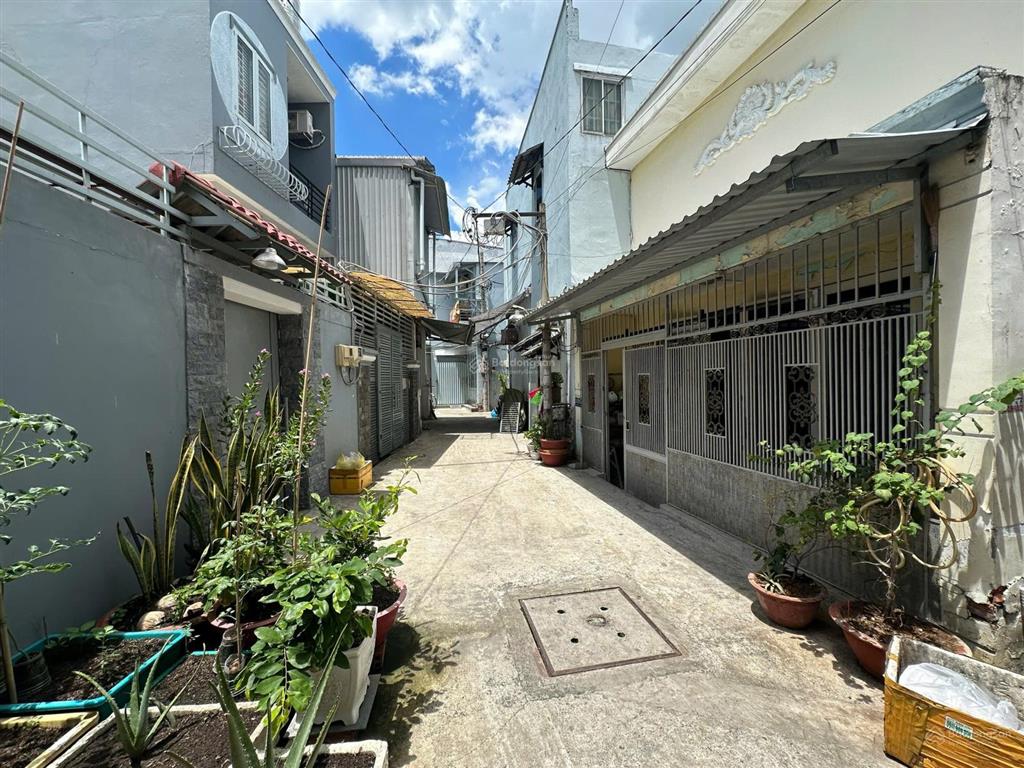 Nhà bán tại hẻm 2549 phạm thế hiển p7 q8