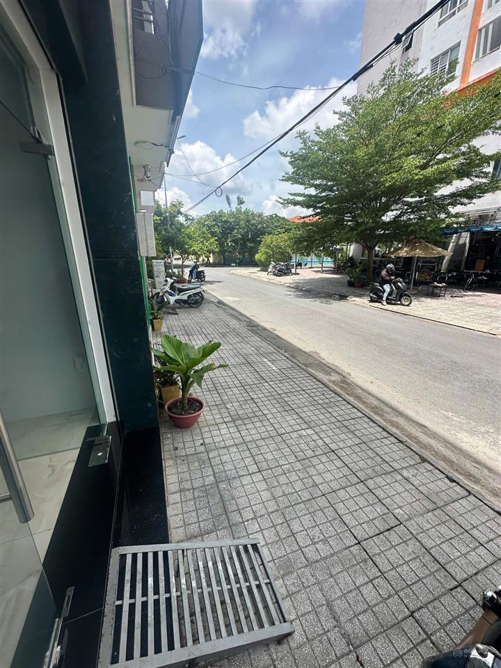 Nhà bán mặt tiền nội bộ đường số 3 khu vip bông sao