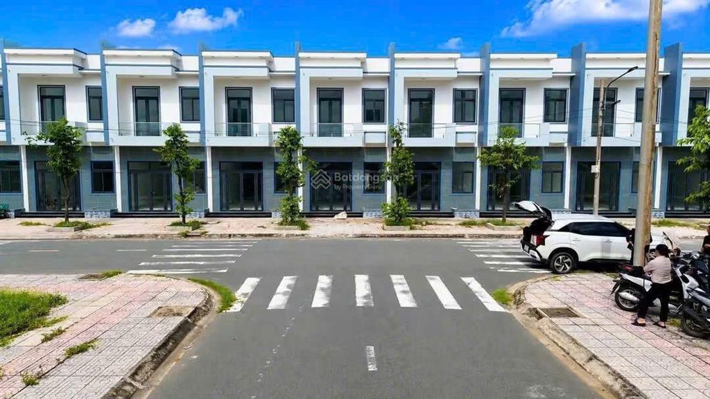 Bán nhà phố, giá chỉ từ 1,4 tỷ/căn