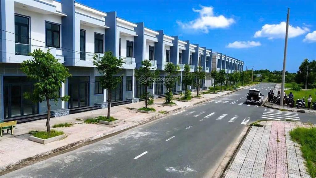Bán nhà phố, giá chỉ từ 1,4 tỷ/căn