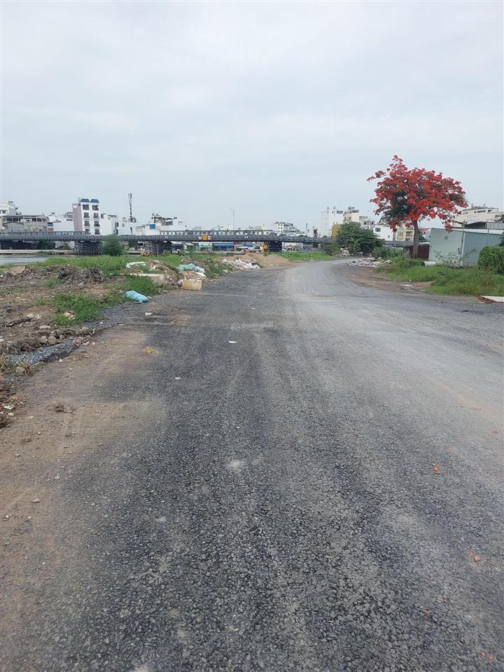 Bán đất mặt tiền sông vàm thuật q12