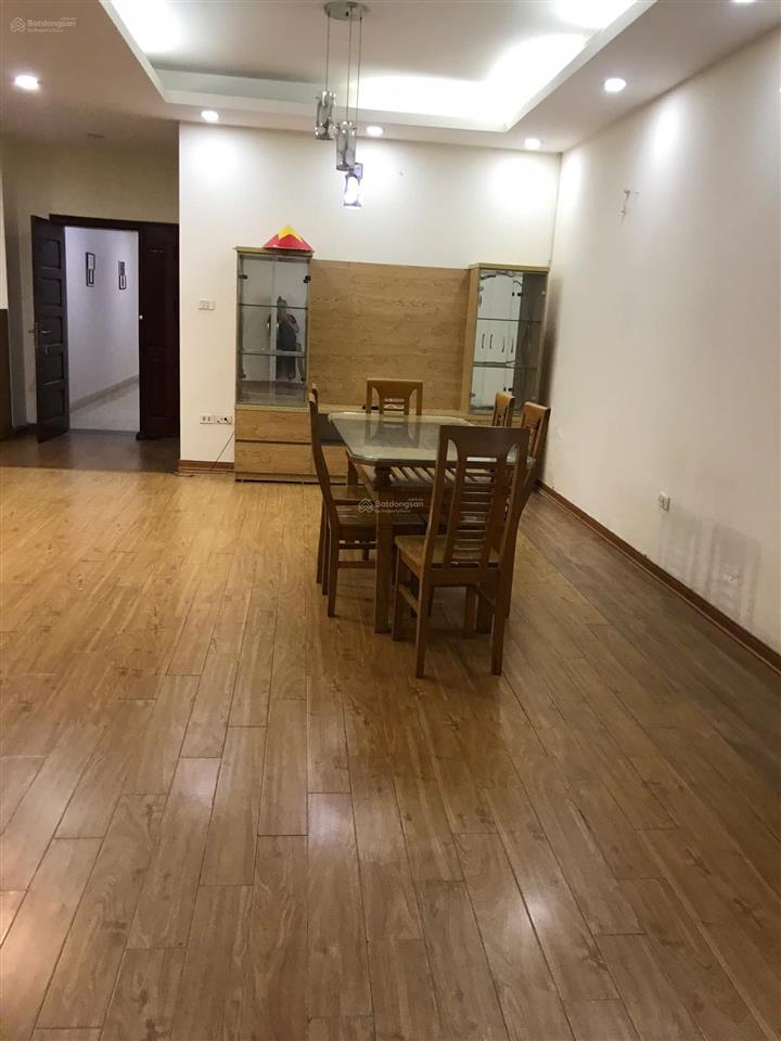 Cần cho thuê căn hộ m5 nguyễn chí thanh có dtt 133m², có 3 pn, 2 p vs, có đầy đủ