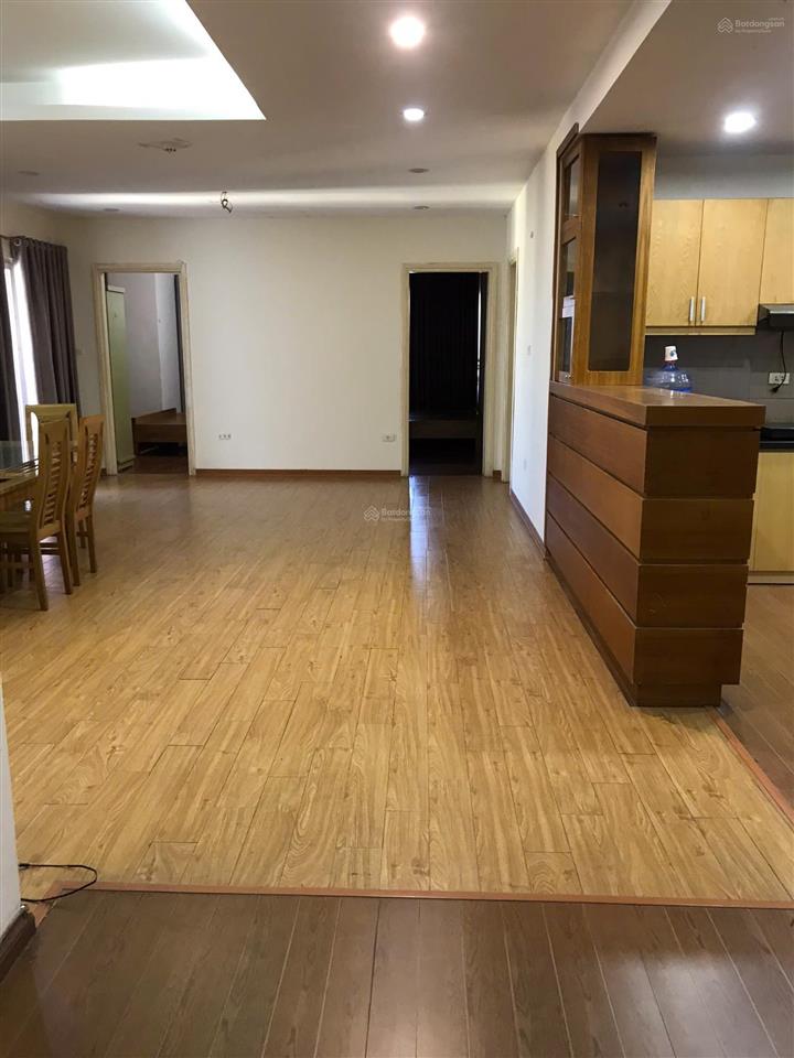 Cần cho thuê căn hộ m5 nguyễn chí thanh có dtt 133m², có 3 pn, 2 p vs, có đầy đủ