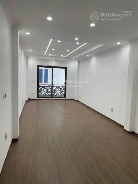 Cho thuê nhà vũ phạm hàm nguyễn khang	dt 60m x 7 tầngthông sàn, thang máy, điều hòa, giá thuê	30tr