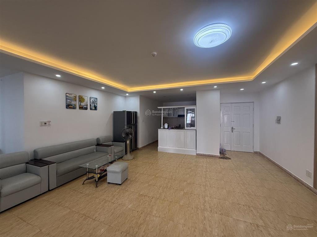 Bán căn hộ chung cư chính chủ sổ hồng diện tích 137m2 có 3 phòng ngủ 2 wc nội thất đầy đủ