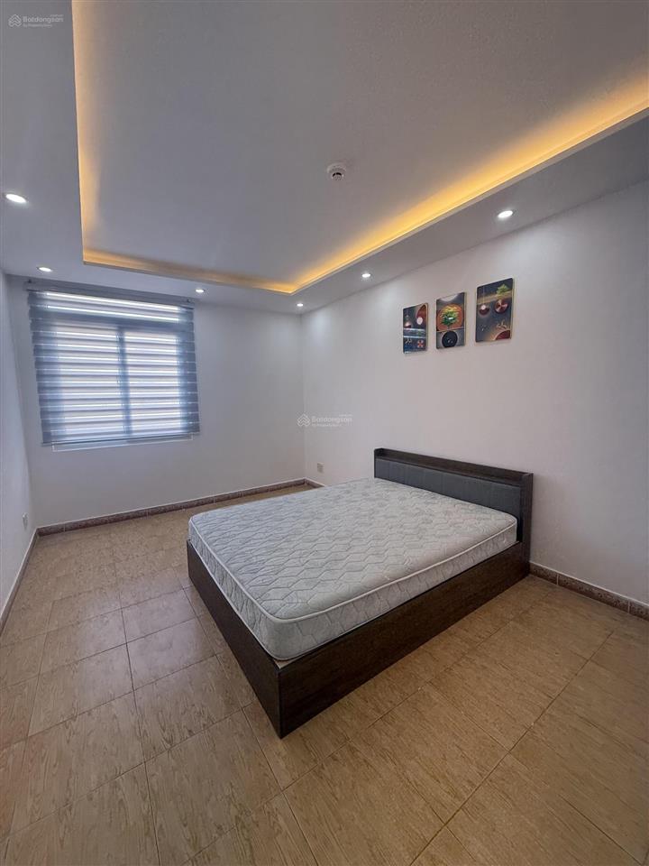 Bán căn hộ chung cư chính chủ sổ hồng diện tích 137m2 có 3 phòng ngủ 2 wc nội thất đầy đủ