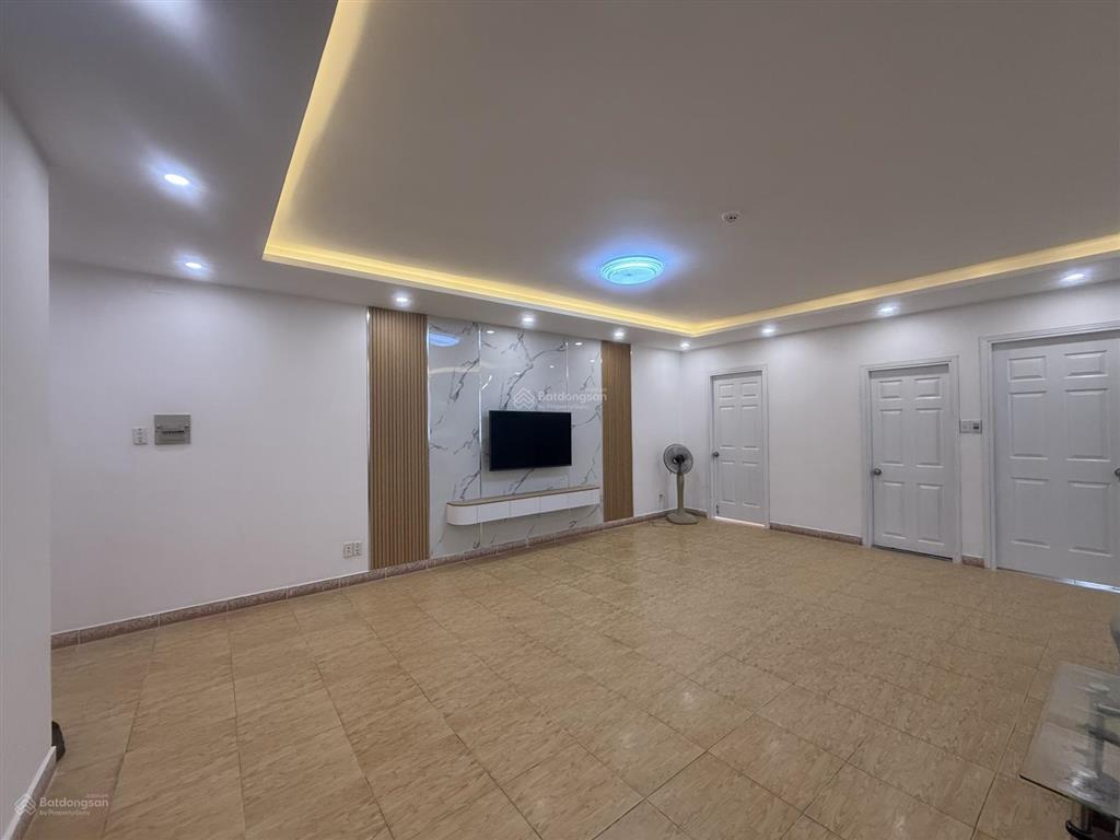 Bán căn hộ chung cư chính chủ sổ hồng diện tích 137m2 có 3 phòng ngủ 2 wc nội thất đầy đủ