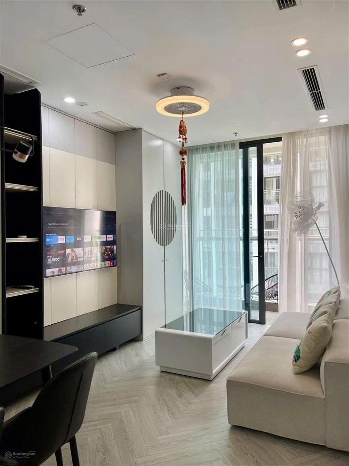 Cho thuê căn 2pn2wc thiết kế cực đẹp tại vinhomes symphony