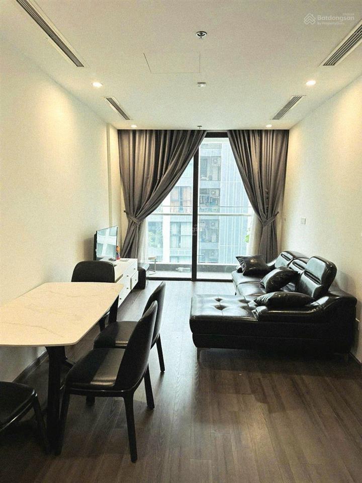 Cho thuê căn 2pn2wc đẹp, giá tốt tại vinhomes symphony
