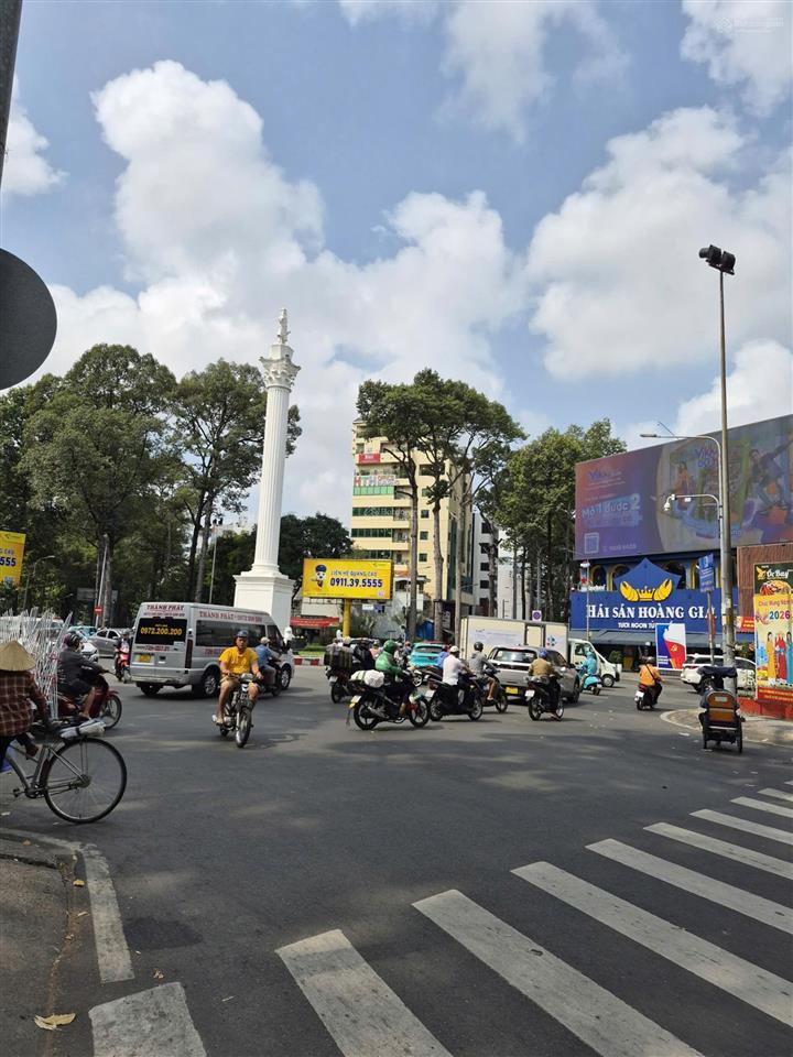 Ngộp bank! giảm gấp 31 về 28 tỷ! mt hoàng văn thụ 9.5x25m 6 tầng  hdt 130tr/tháng  giá 28 tỷ