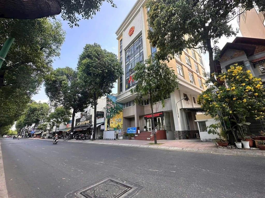 Hiếm! bán tòa nhà khu k300  dt 8,1 x 35m  kc 6 tầng  hđt 145 tr/tháng  gía 28 tỷ