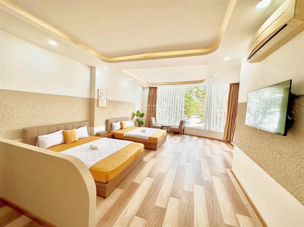 Siêu dòng tiền chdv quận 10  dt 5.5x 25m  kc 5 tầng  hđt 145 tr/tháng  gía 28 tỷ