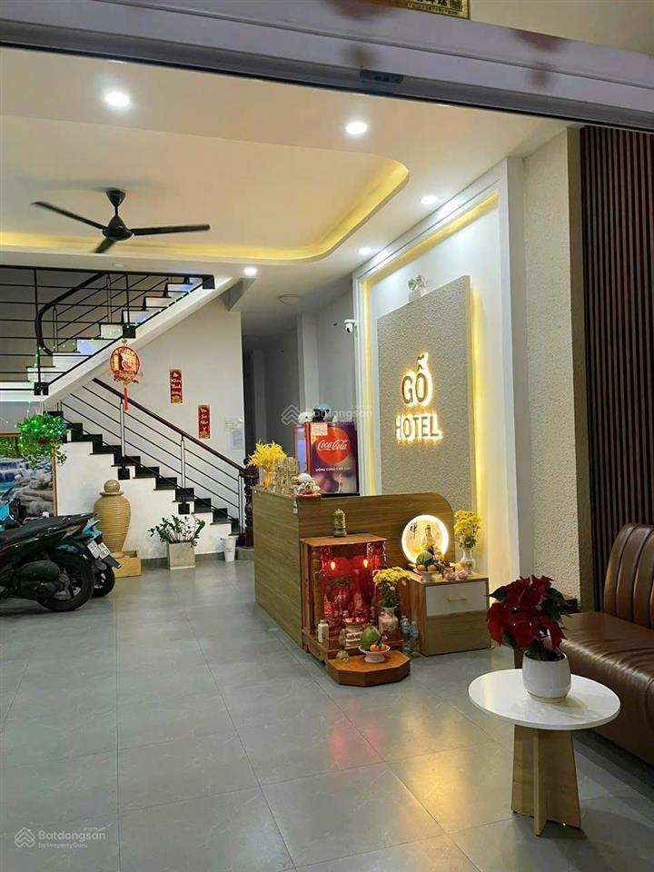 Chia tài sản! cần bán tòa chdv ngay sân bay tsn, 7x28m, kc hầm + 6 tầng, 120tr/th, giá 26 tỷ